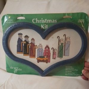 NIP Christmas Nativity Cross Stitch Heart Frame Embroidery Kit The New Berlin Co